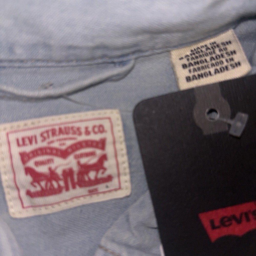 Levi's Essential Western Shirt Women Size Large Denim Standard Fit Pearl Snap - Picture 4 of 7